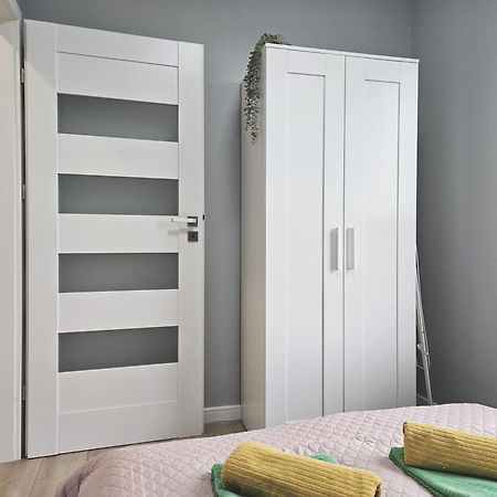 Urban Jungle - Grey Apartment Bialystok Ngoại thất bức ảnh