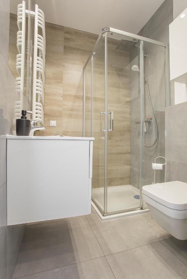 Urban Jungle - Grey Apartment Bialystok Ngoại thất bức ảnh