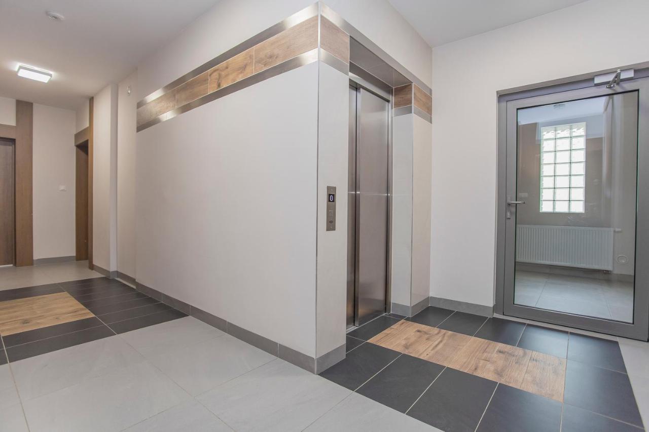 Urban Jungle - Grey Apartment Bialystok Ngoại thất bức ảnh
