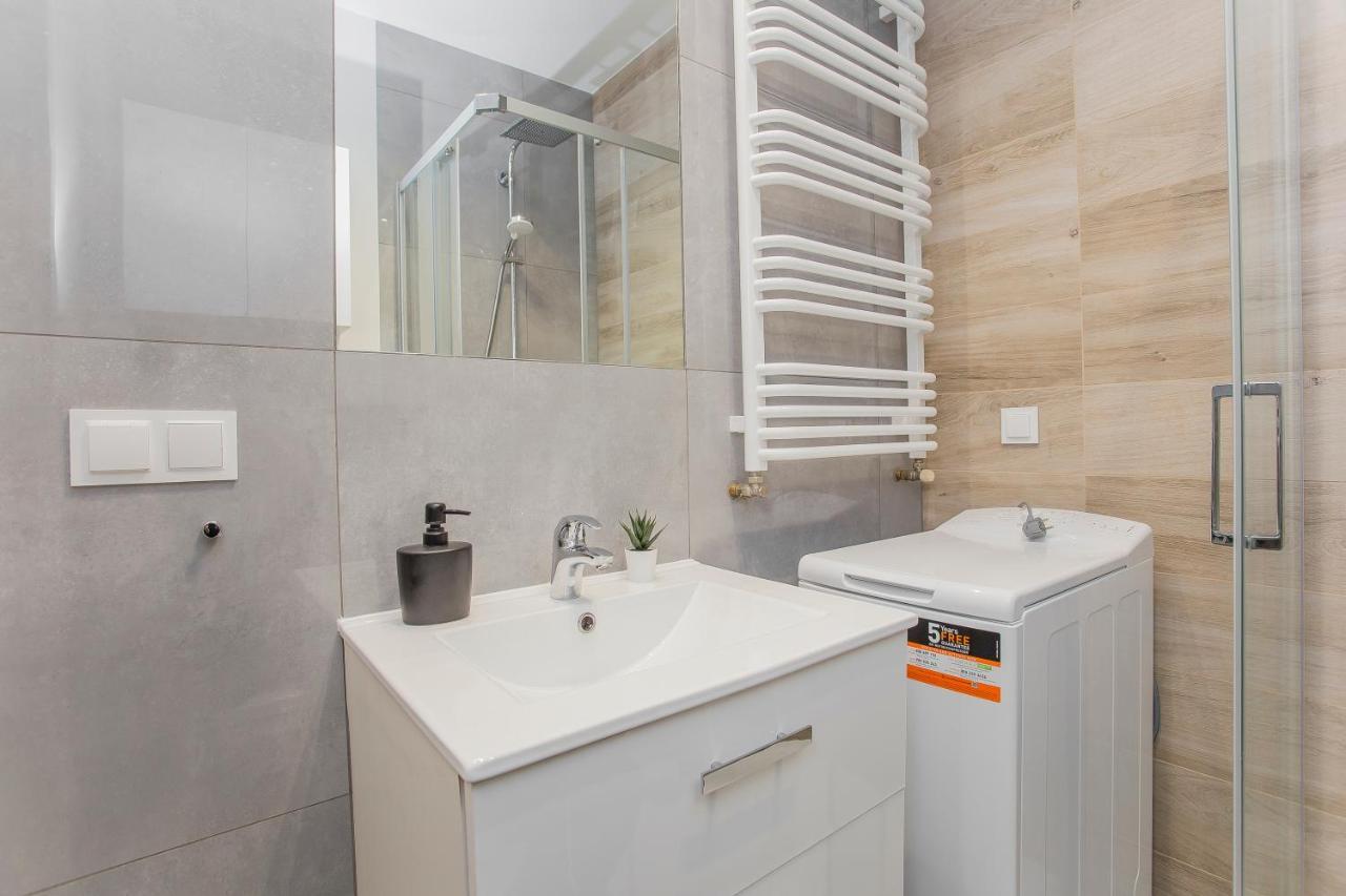 Urban Jungle - Grey Apartment Bialystok Ngoại thất bức ảnh